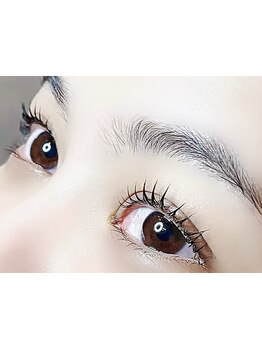 ナチュラル上品な目元にしたい