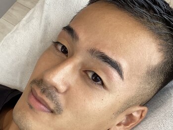 ビトタン(+美to鍛)の写真/眉毛ひとつでここまで変わる!?【骨格×黄金比×毛流れ】を見極め、あなただけの"似合わせ眉"をデザイン！