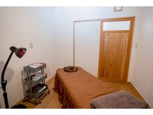 黒田鍼灸治療院の雰囲気（落ち着いた空間で、心も身体もリラックス）