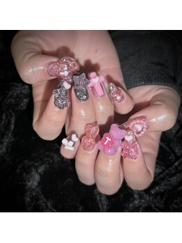 ギンガギンガ(gingaginga)の写真/キラキラな個性派ネイルが叶う♪豊富なパーツで指先を彩るつけ放題◎あなただけの輝きを指先に！