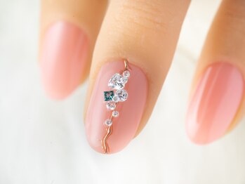 タミーネイル(Tammy nail)の写真/シンプルかつ上品なデザイン☆思わず溜息がでるようなダイヤモンドの繊細な煌めきで貴方の指先を彩ります♪