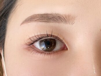 メメ 神戸三宮(meme)の写真/《アイブロウスタイリングとまつげのSETメニューが人気◎》お顔の印象の8割は眉毛で決まる！［三宮］