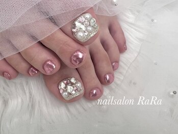 ララ(RaRa)/埋めつくしフットネイル