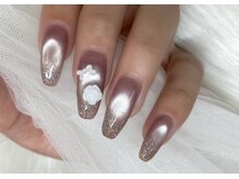 ネイルアンドアイラッシュスタジオ シュシュ(chouchou)/マグネット×フラッシュ×パーツ