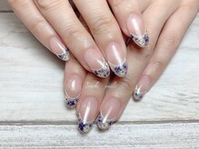 トゥーシェネイルズ(Touche'nails)/nailbookで人気の押し花フレンチ