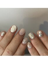 ヌア(nur.)/ホワイトnuance