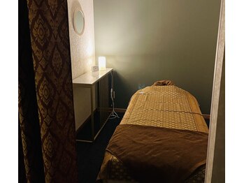 タイリーラ― 若松店/