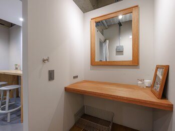 エヌプラスボディワークス(n+body works)/更衣室2