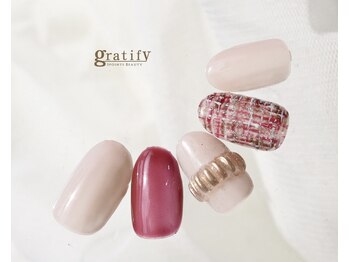 人気のツイードネイル