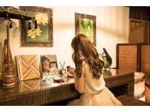 施術後お疲れ様でした！メイクエリアでお化粧直し