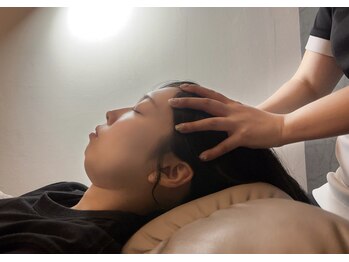 スリープイン 東武宇都宮店(Sleep in)/3.こめかみをほぐしていきます