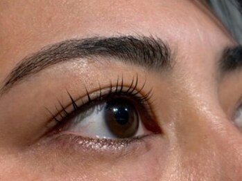 サロン ド サンテボーテ(Salon de Sante et Beaute)の写真/【まつ毛パーマ】経験豊富なアイリスト在籍♪自まつ毛を最大限長く見せるデザインをご提案します！