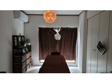 アジアンな雰囲気の施術室