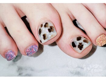 アリイネイルズ(ALII Nails)/べっ甲フラッシュフットネイル