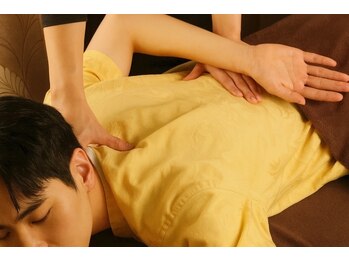 新宿リラクゼーション モミ楽館/メンズにも大人気！肩こり改善！