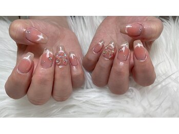 キラキラネイルデザイン