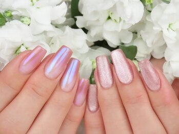 アルーア(Allure)の写真/大人女性人気の上品ネイル♪自爪の形や長さに合わせた施術で爪の形を整えモチの良さを追求した技術が自慢◎