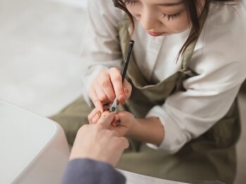 ラナン 佐野店(Ranan.)の写真/自爪に優しいパラジェルのフィルイン技術で美フォルムな自爪育成◎肌馴染みがいいMIXカラーも大人気♪