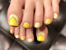 プラハネイル(+HER 美甲)/イエローバイカラー