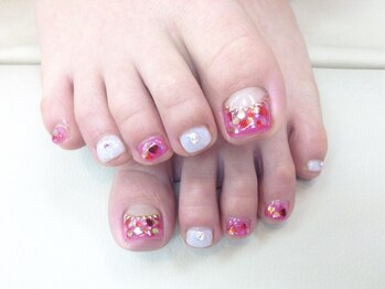 ジャスミンネイル(Jasmine Nail)の写真/【ハンドフット同時施術可能☆（要問合せ）】お洒落な大人女子は足元から！足先まで綺麗にして気分もUP♪