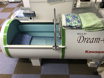 すみれ堂整骨院/酸素カプセルもあります。