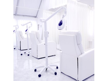 ホワイトニングカフェ 西宮北口店(Whitening Cafe)の写真