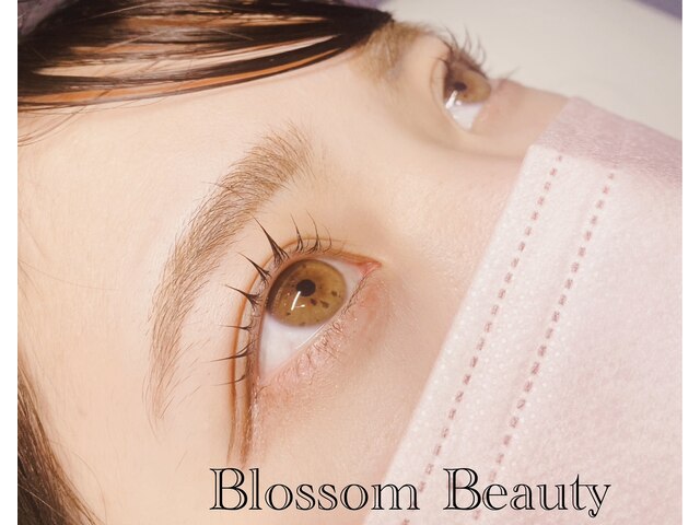 Blossom　Beauty【ネイル・まつげパーマ・アイブロウ】