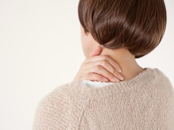 つしま整体の写真/《ストレートネックによる首・肩の痛みを改善》パソコン業務等からくる首・肩の痛み改善はお任せください。