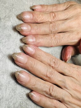 サンカリネイル バイ ヴァラ イオンモール新居浜店(sankari nail by VALLA)/ラメグラデーション