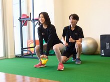 ティータートッター鍼灸院(TEETER TOTTER鍼灸院)の雰囲気（しっかりサポート☆天井の高さと日差しが入る開放感が◎）