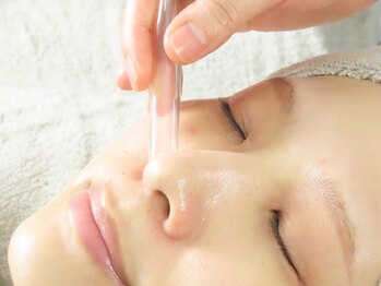 L'MIERE 白金台uniside【毛穴ケア専門サロン】【4月中旬NEW OPEN（予定）】の写真/【自分の肌をもっと好きになる！】本格肌診断で原因を究明。セルフケアでは届かない深部までアプローチ☆