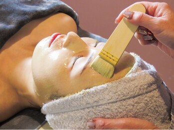 ラルナ(Laluna)の写真/ハーブピーリングで肌質改善！お悩みに合わせたケアで健康で美しいお顔へ…。美白やニキビケアにも♪