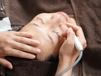 ニコリー(nicoly)/人気No.1【小顔＆毛穴レス】