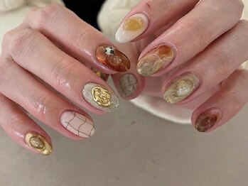 ケソン ネイル スタジオ(qeson nail studio)の写真/【広瀬通駅より徒歩5分】お客様のご要望に寄り添う丁寧な施術！大人な雰囲気のサロンで美しくなる指先☆