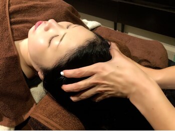 エステ よもぎ蒸し トータルリラクゼーションサロン ビジュ(Bijou)の写真/頭や顔のむくみ/眼精疲労/血行促進/自律神経の乱れ/頭や首周りの不快感、モヤモヤをオーダーメイド施術