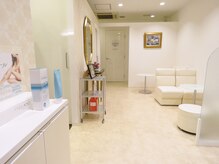 エステティックサロン ヴァン(VENT)の雰囲気（駅近×白基調の清潔感あふれる空間が嬉しい♪）