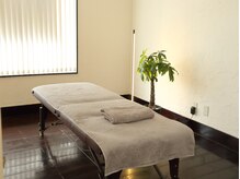 足もみターラー(足もみTARA)/点穴（てんけつ）専用ベッド