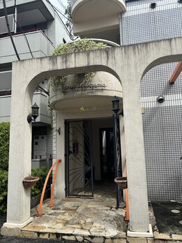 メロウ(meLLow)/可愛い外観のマンションです