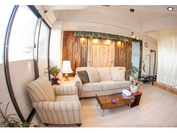 ジンジャー 宜野湾店/サロン内観