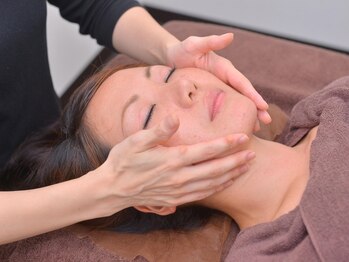 ハルミ美容整体 池袋店(Harumi美容整体)/ 骨格から小さいお顔へ