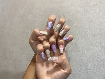 フロップニク ネイル(FLOPNIK NAIL)の写真/どの角度から見ても美しい♪手元が一番綺麗に見えるお爪の長さをご提案☆