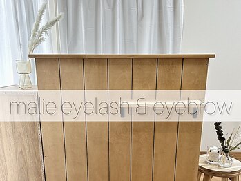 マーリエ(malie)の写真/【まつ毛と眉毛の同時施術可能★】忙しい大人女子の強い味方♪完全個室の隠れ家サロンでゆったり施術！