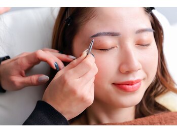 マユカ 藤枝店(Mayuka)/細かい眉毛も残さずスッキリ！