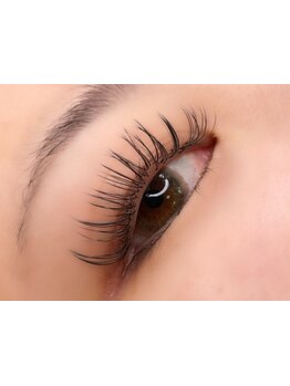 ナチュラル上品な目元にしたい