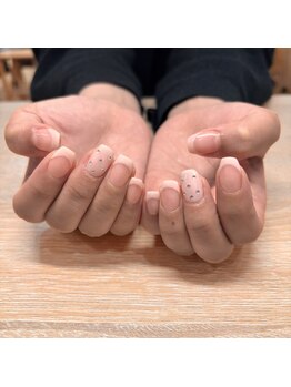 ピンクのフレンチネイル