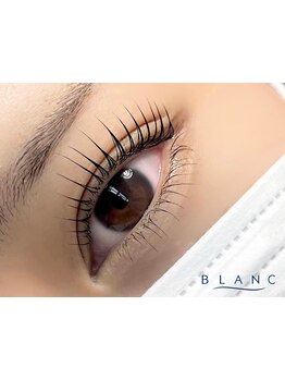 ナチュラル上品な目元にしたい