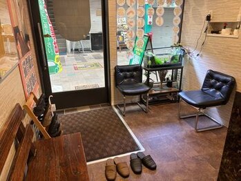 湯川整体院 本院/待合室