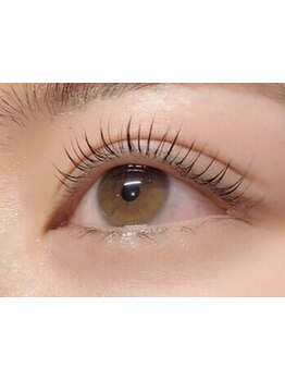 ナチュラル上品な目元にしたい