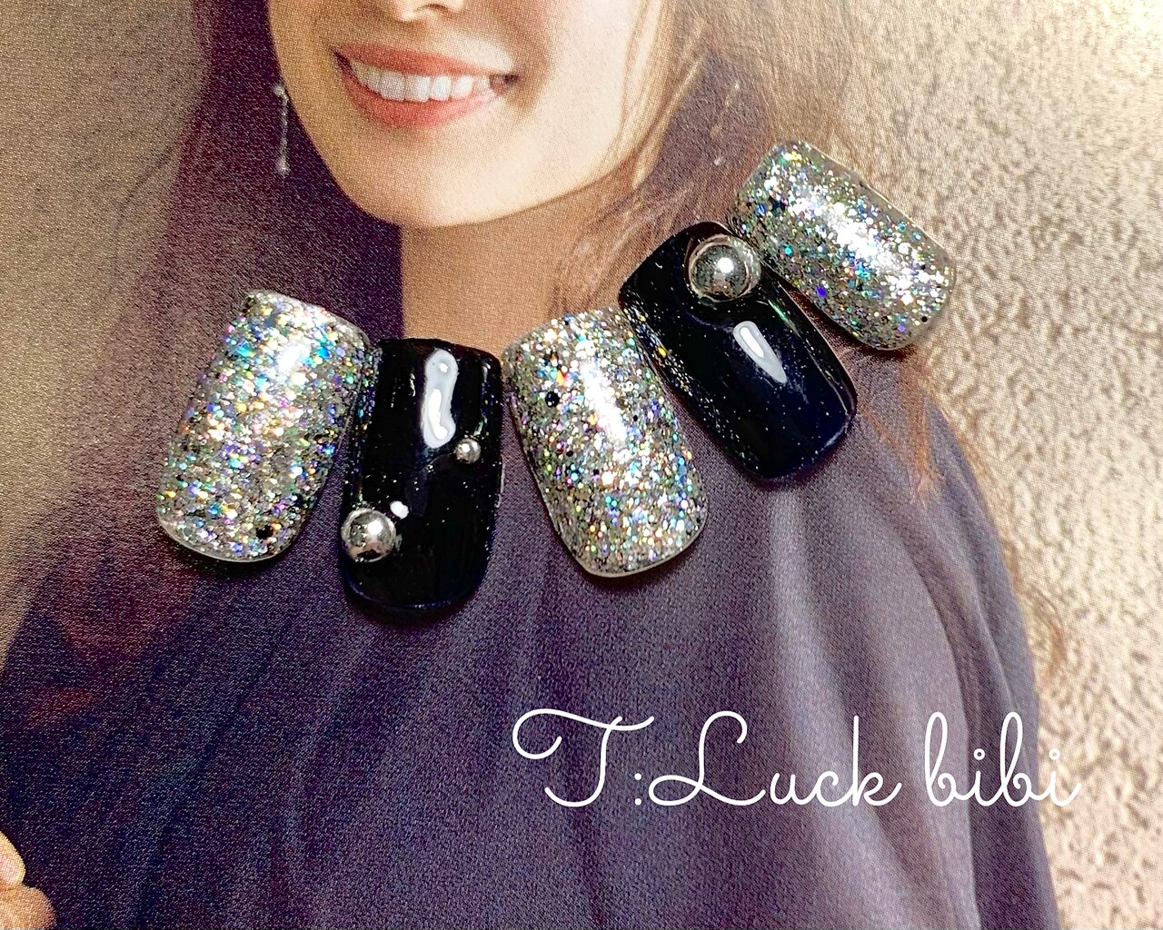 2025年-2026年冬トレンド】シルバーパーツのネイルデザイン集｜人気順