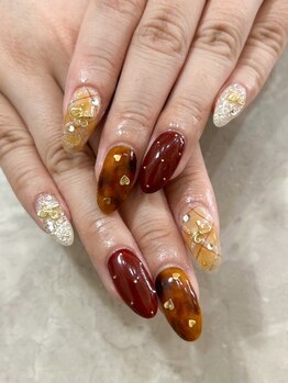 テラス(TERRACE)/べっ甲柄ネイル